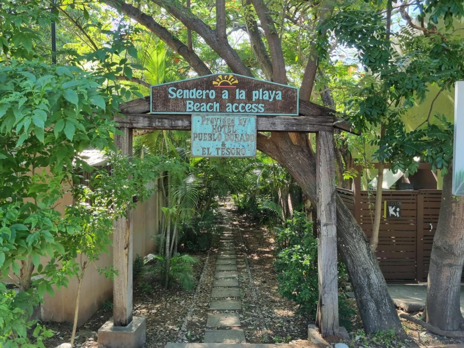 Tsunami Hostel Tamarindo Exterior foto