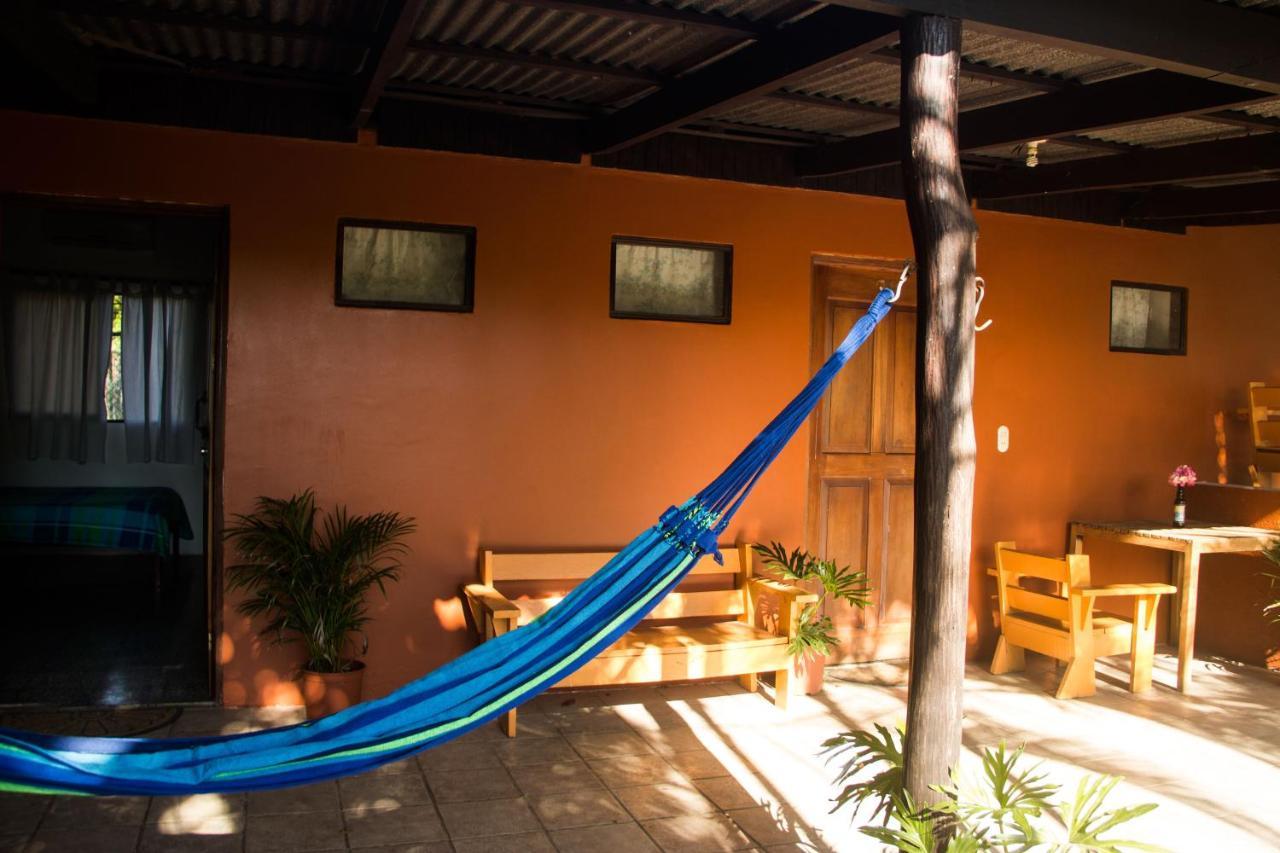 Tsunami Hostel Tamarindo Exterior foto