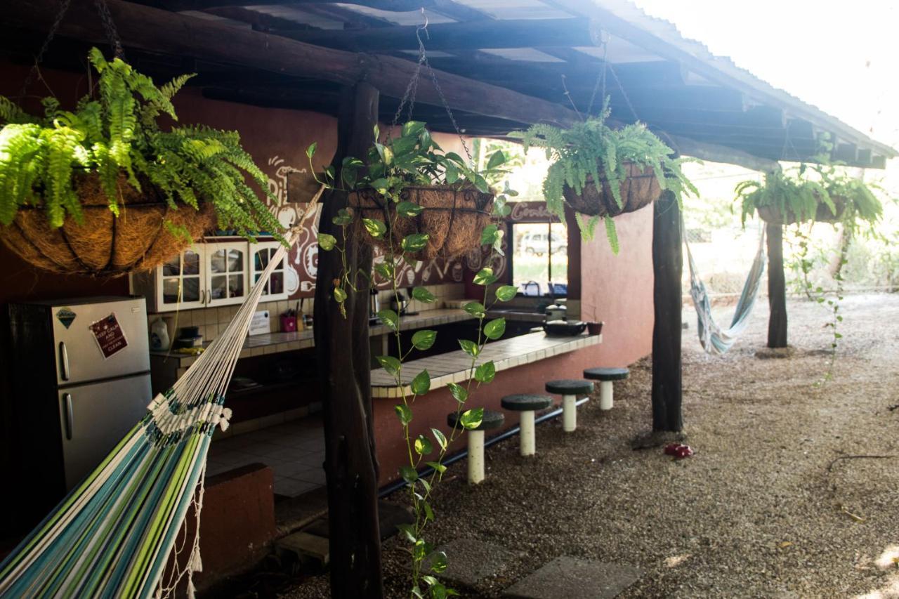 Tsunami Hostel Tamarindo Exterior foto
